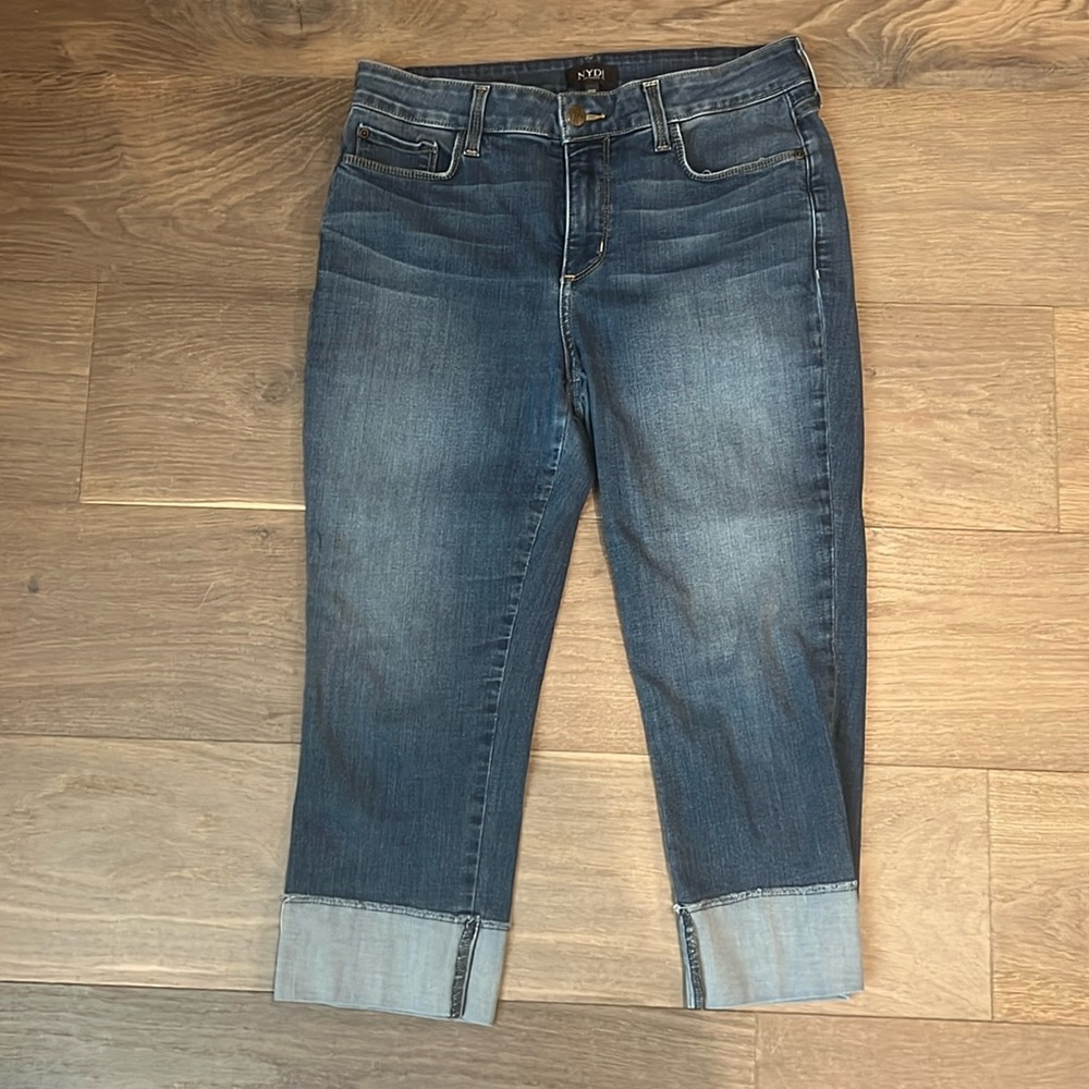 NYDJ Dayla Wide Cuff Capri size 10P